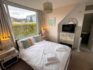 Photo 7- click for photo gallery